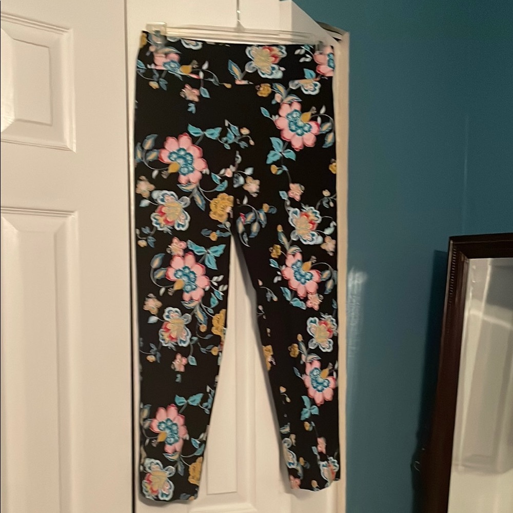 Floral  Leggings - Black and Multicolor